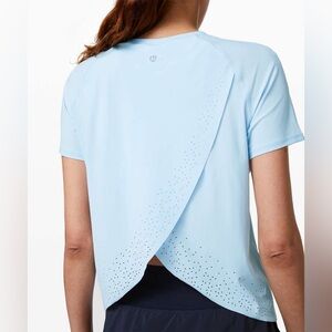 Lululemon Quick Pace Short Sleeve Tee Top Sz 6 Baby Blue Crossover Back